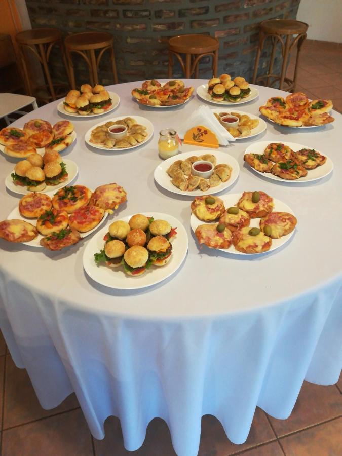 Hosteria La Farfalla Chos Malal Kültér fotó